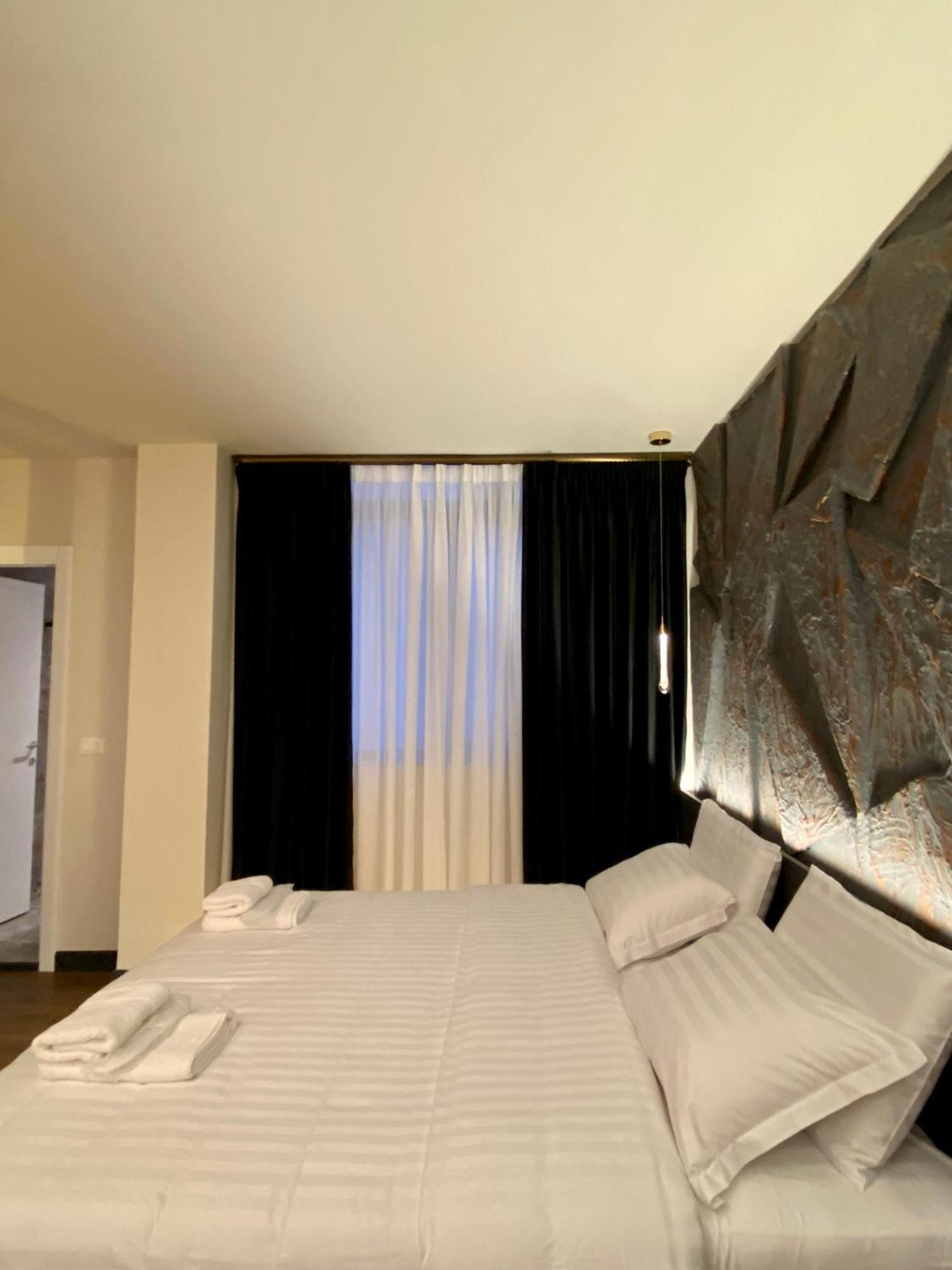 Tirana Central Rooms Blloku Экстерьер фото